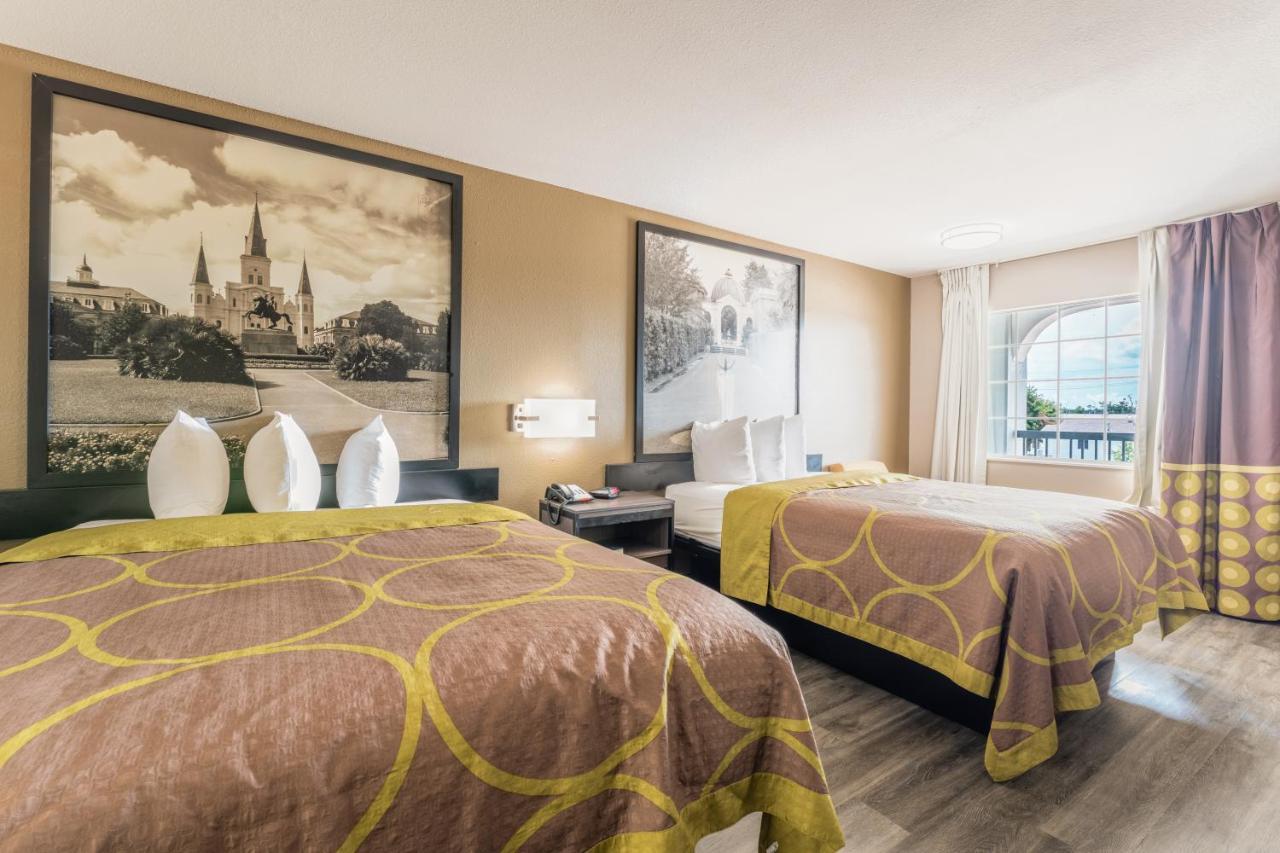 Super 8 By Wyndham Lake Charles Northeast Bagian luar foto